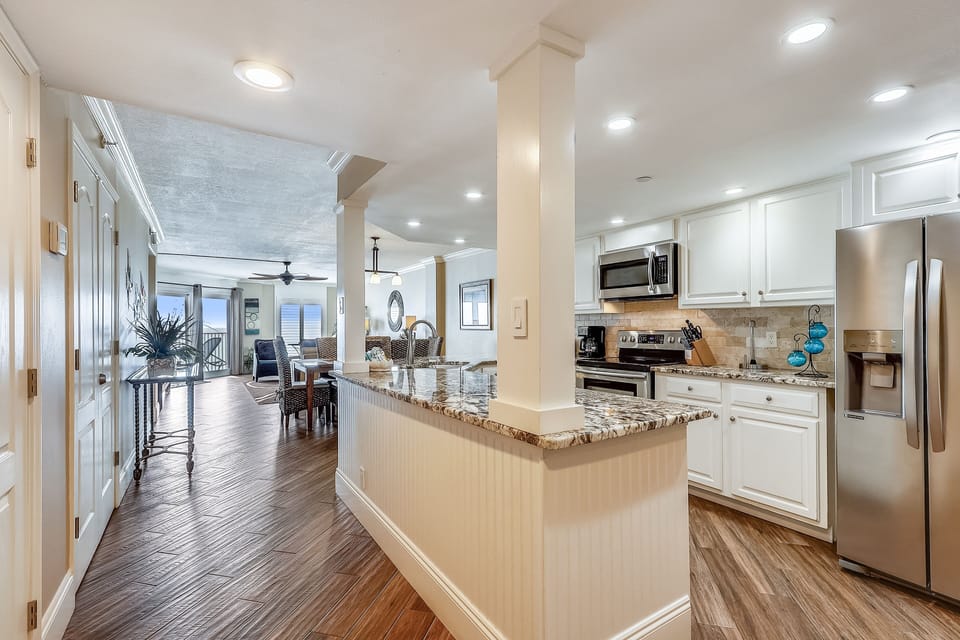 Condo, 2 Bedrooms | Private kitchen | Fridge, microwave, oven, dishwasher