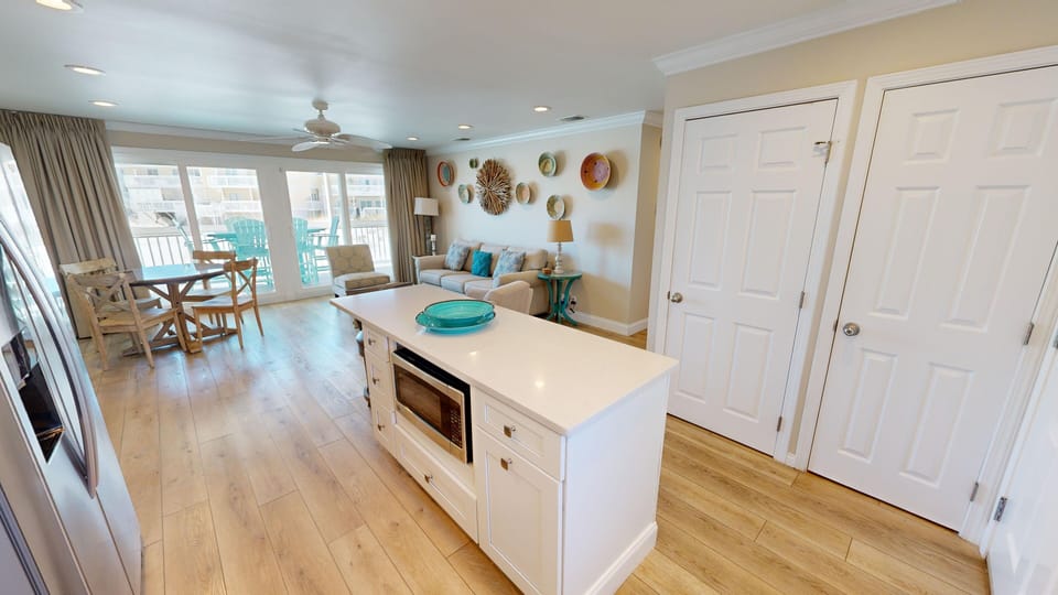 Condo, 2 Bedrooms | Interior