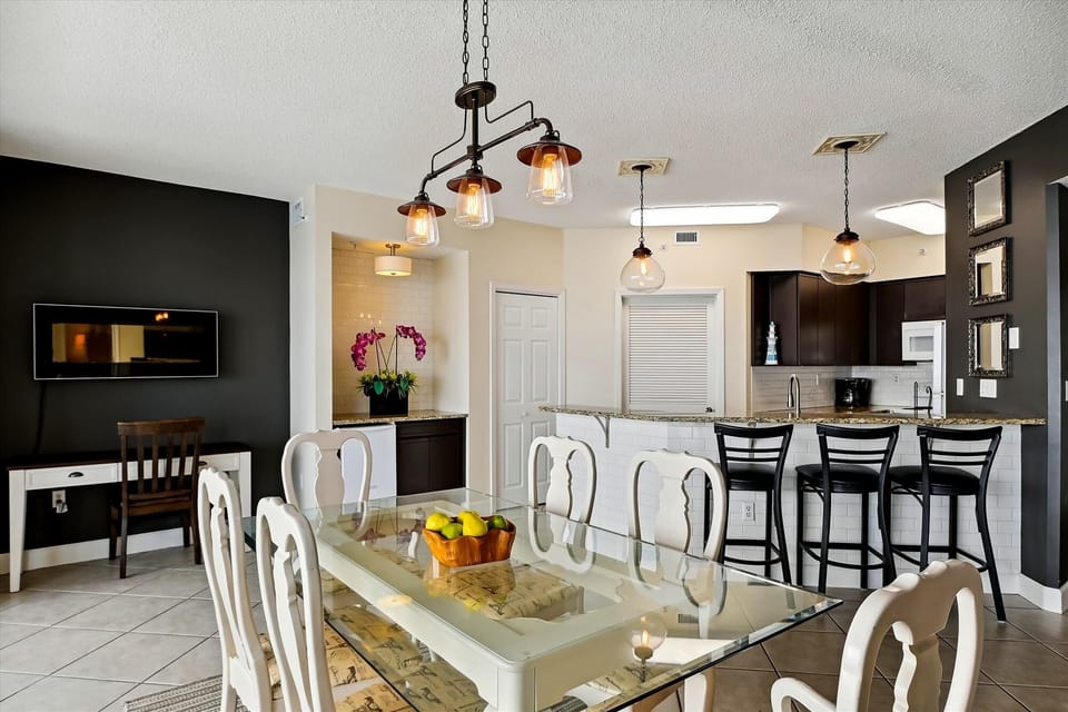 Condo, 3 Bedrooms | Dining