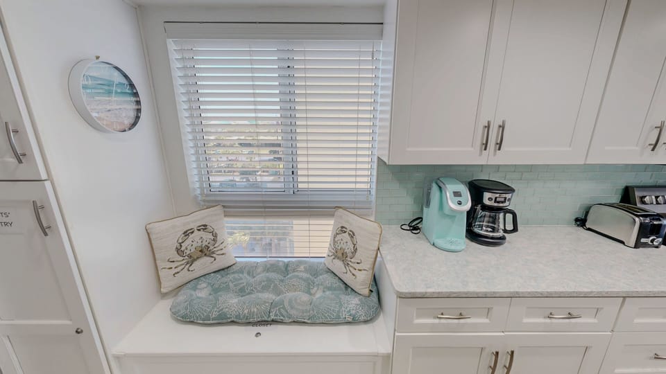 Condo, 2 Bedrooms | Interior