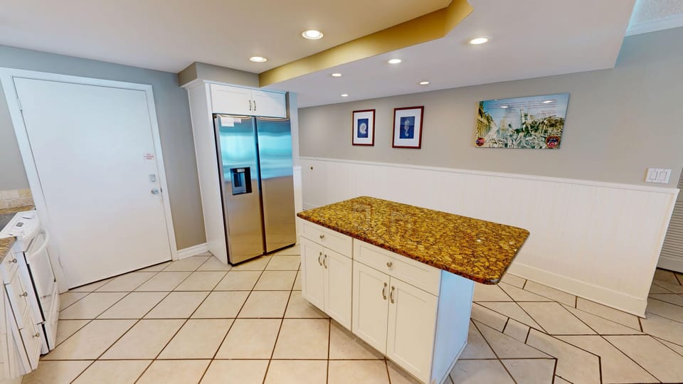 Condo, 2 Bedrooms | Interior
