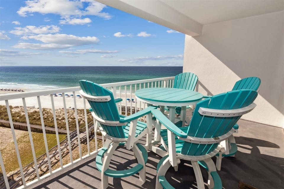 Condo, 2 Bedrooms | Property grounds