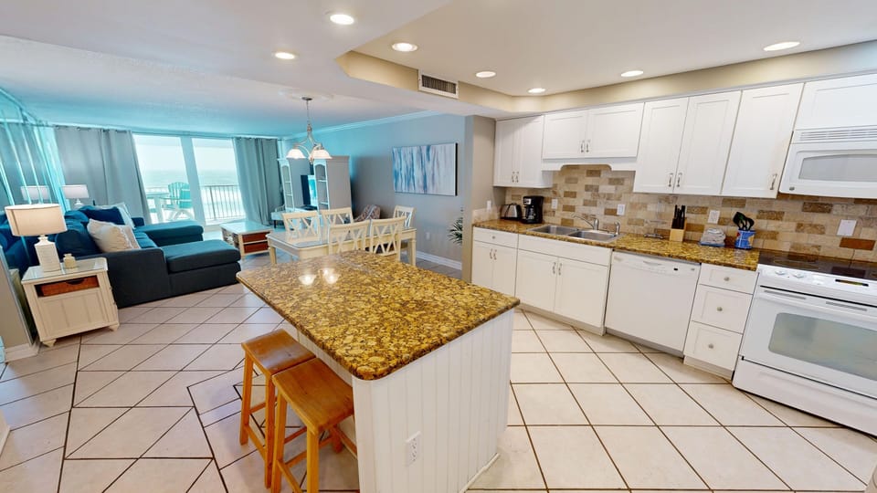 Condo, 2 Bedrooms | Private kitchen | Fridge, microwave, oven, dishwasher