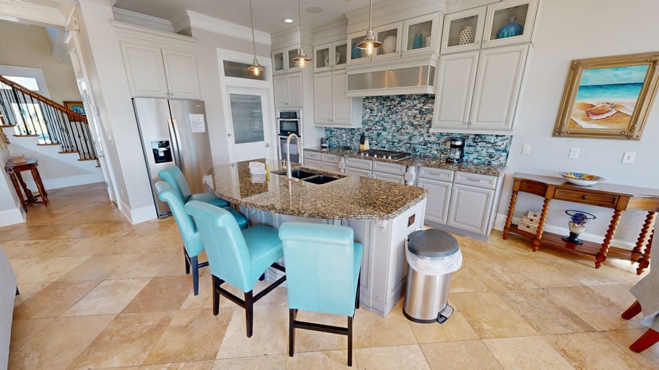 House, 4 Bedrooms | Private kitchen | Fridge, microwave, oven, dishwasher