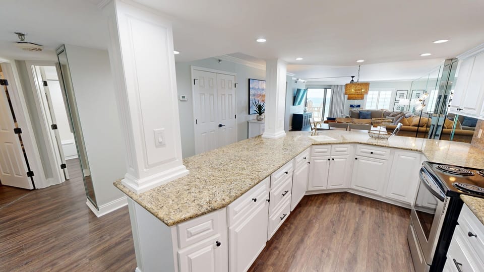 Condo, 2 Bedrooms | Interior