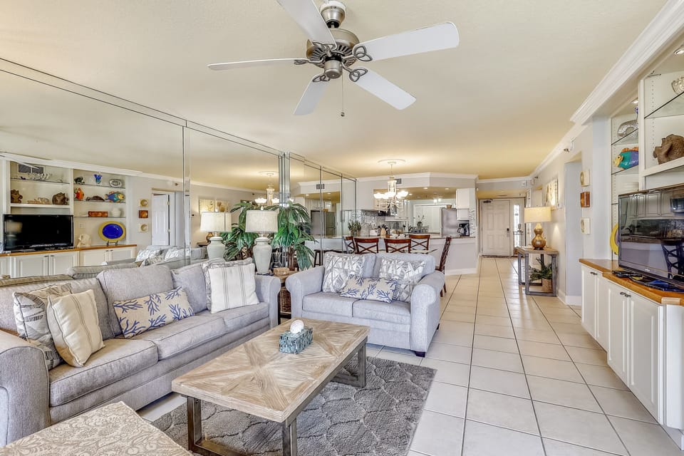 Condo, 2 Bedrooms | Living area | 30-inch TV with cable channels