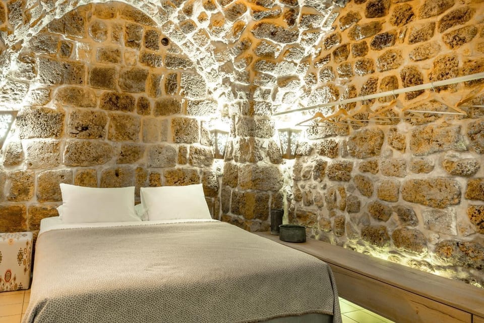 Premium bedding, minibar, soundproofing, iron/ironing board (on request)