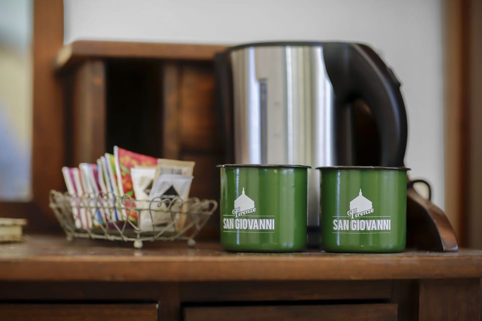 Comfort Double Room, Shared Bathroom | Coffee and/or coffee maker