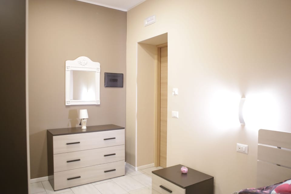 Singola Basic (senza finestra) | Room amenity