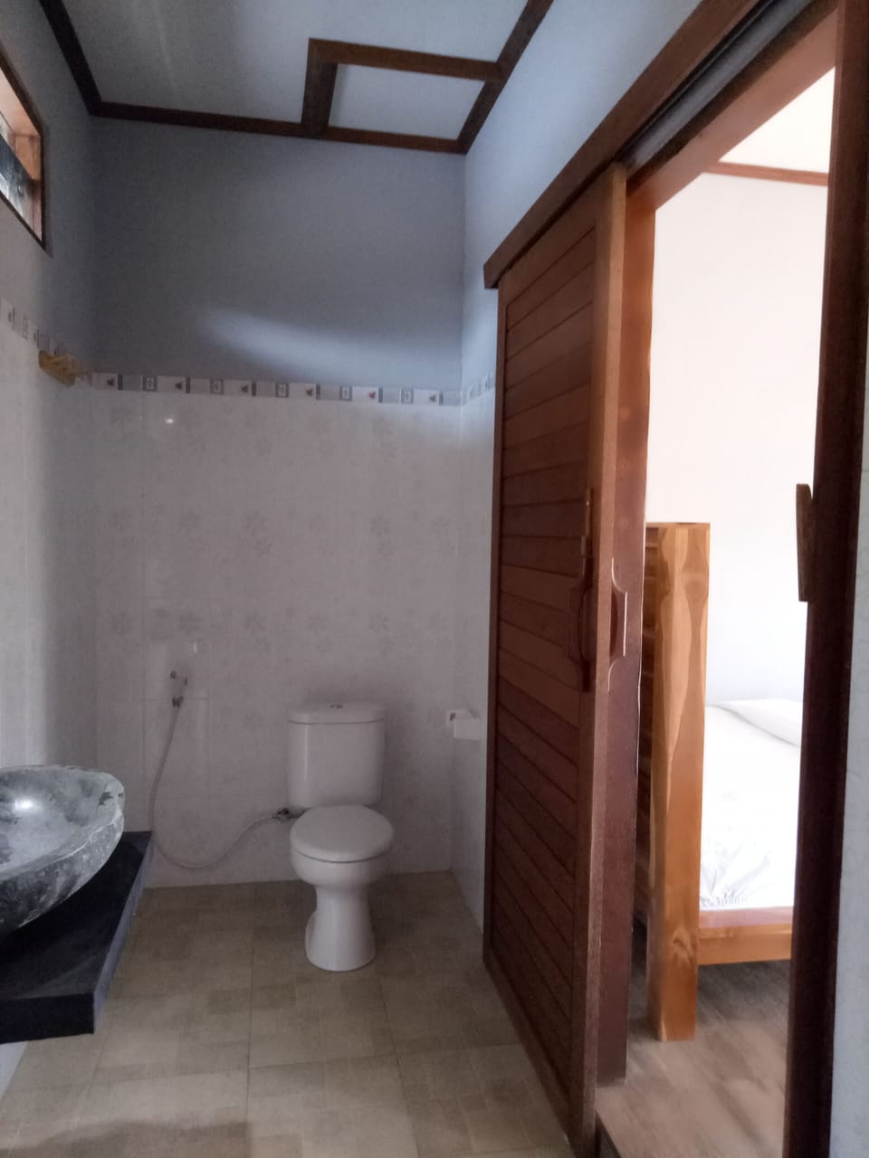 Deluxe Double Room, 1 Bedroom | Bathroom | Shower, free toiletries, towels