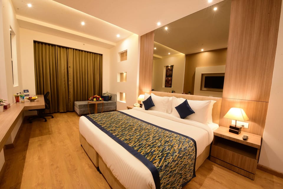Premium bedding, minibar, in-room safe, desk