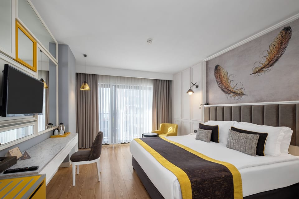 Minibar, soundproofing, free WiFi, bed sheets