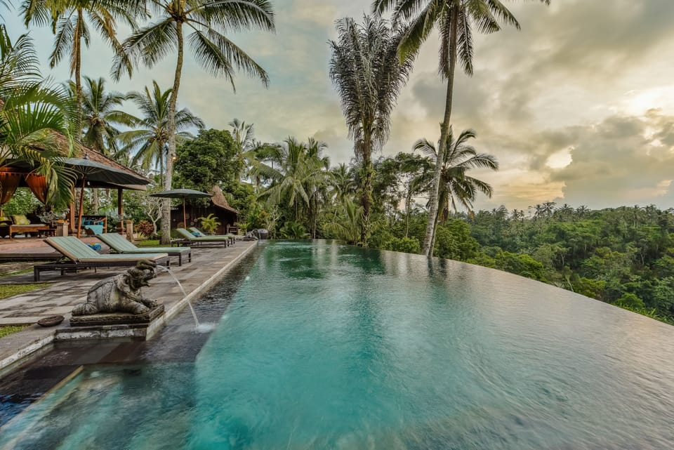 Infinity pool
