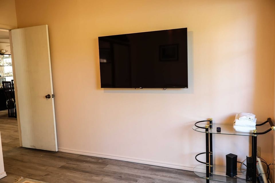 Townhome, 2 Bedrooms | Interior
