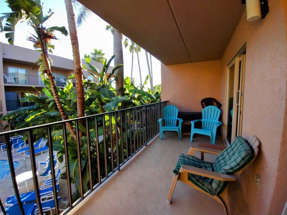Condo, 2 Bedrooms | Property grounds