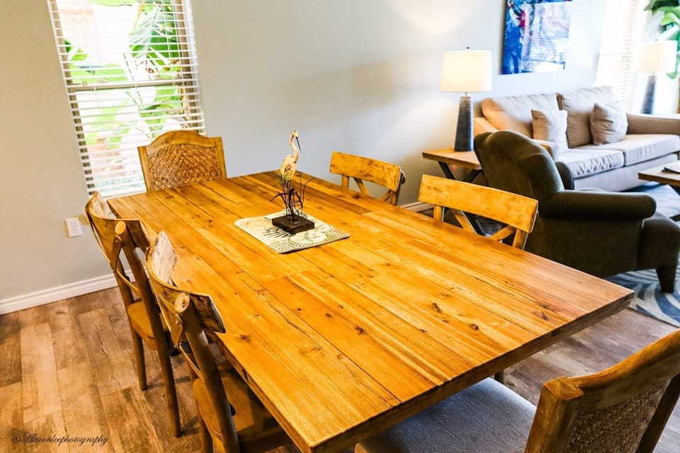 Condo, 2 Bedrooms | Dining