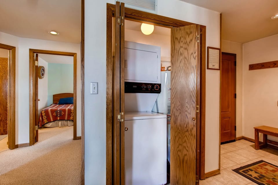 Condo, 2 Bedrooms | Interior