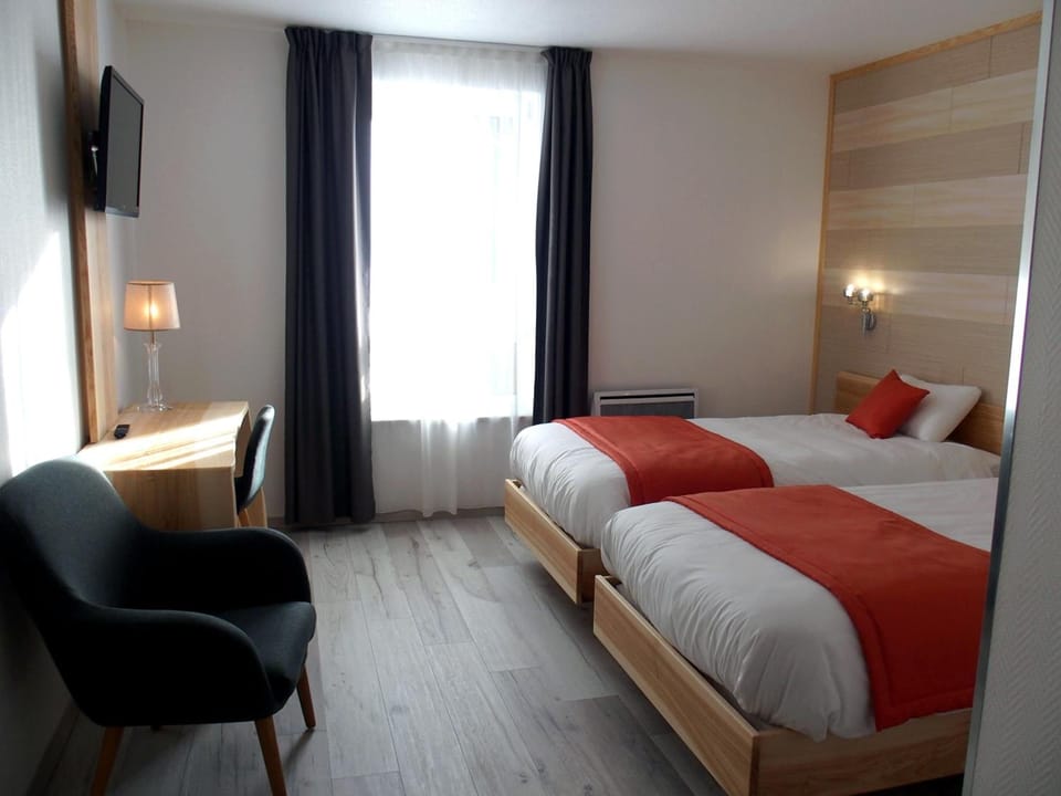Desk, WiFi (free), bed sheets