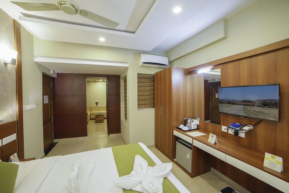 Luxury Suite | Egyptian cotton sheets, premium bedding, pillowtop beds