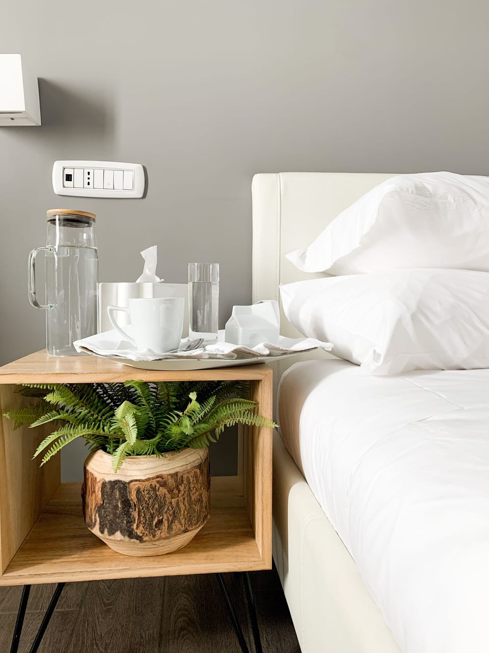 Deluxe Room, 1 Queen Bed, Non Smoking, Mountain View (Happy) | Minibar, individually decorated, desk, blackout drapes