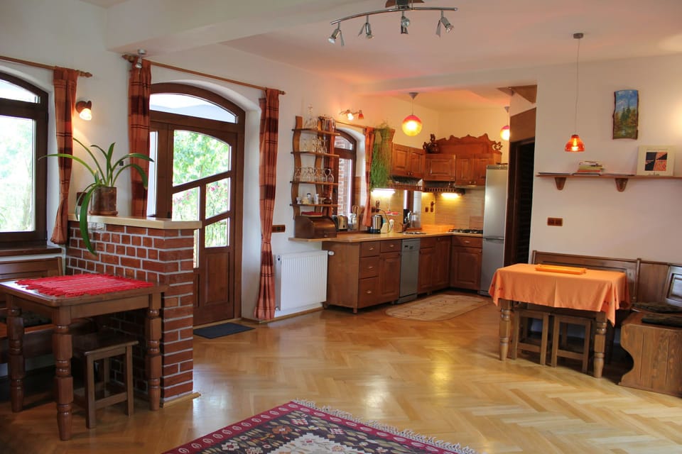 Design Villa, Multiple Beds, Non Smoking, Mountain View | Private kitchen | Fridge, microwave, stovetop, dishwasher