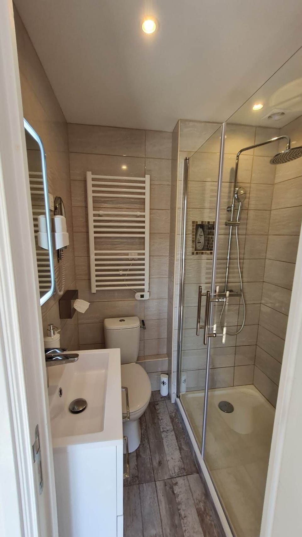 Romantic Double Room | Bathroom | Shower