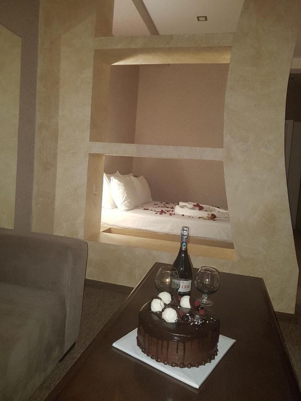 In-room safe, soundproofing, iron/ironing board, free WiFi