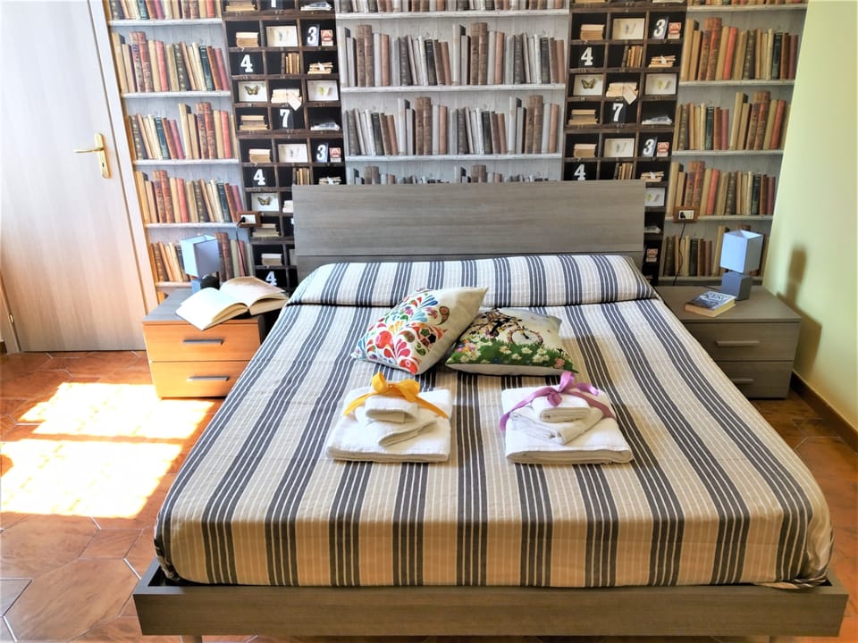 Basic Triple Room | Down comforters, minibar, desk, blackout drapes