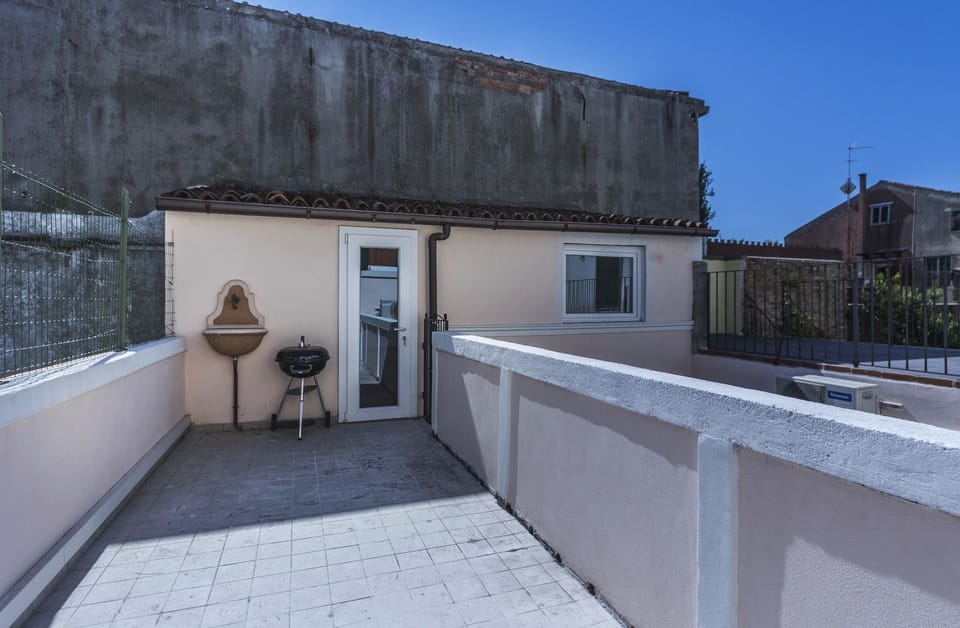 Deluxe Apartment, Multiple Beds, Non Smoking, Canal View | Terrace/patio