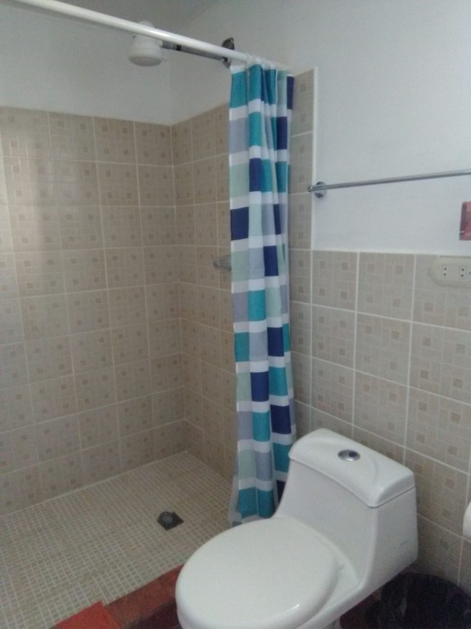 Deluxe Double Room, 1 Queen Bed, Non Smoking | Bathroom | Shower, rainfall showerhead