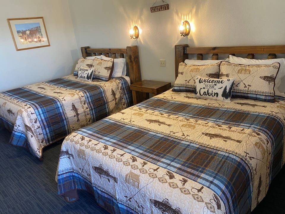 Standard Cabin, 2 Queen Beds, Non Smoking, Lake View | Blackout drapes, iron/ironing board, free WiFi, bed sheets