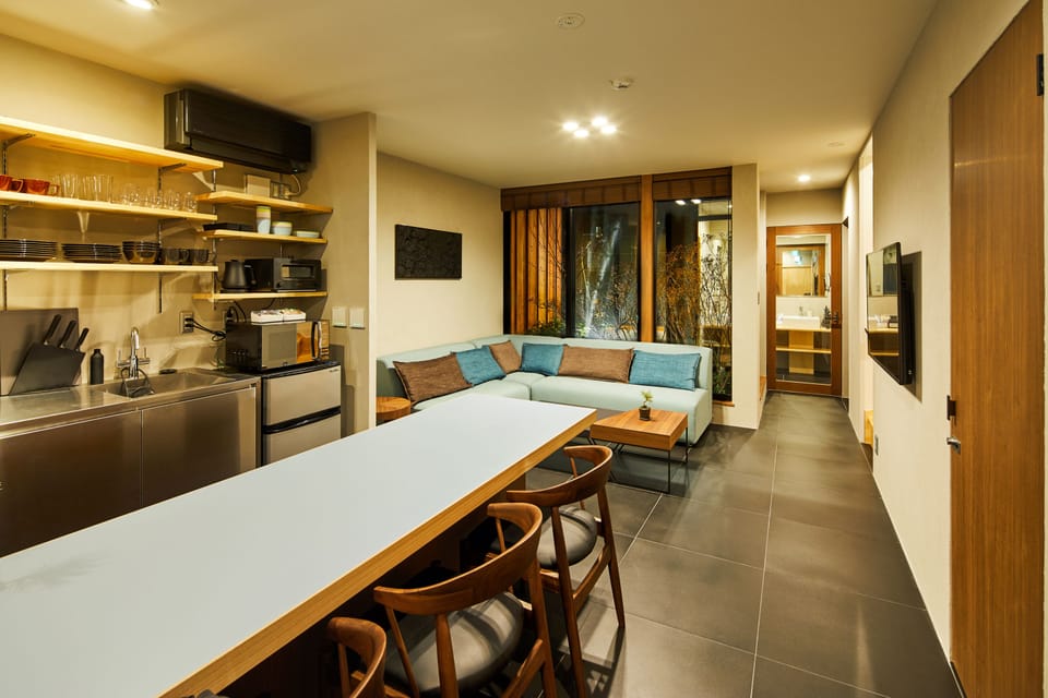 Room with Private Cypress bath | In-room dining