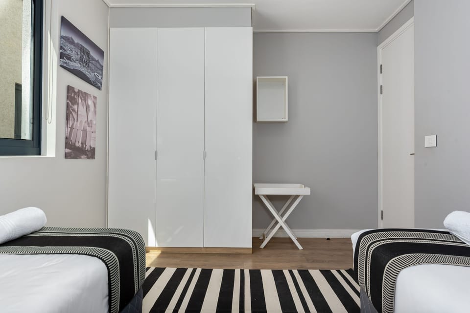 Premier Apartment, 2 Bedrooms, Non Smoking | 2 bedrooms, desk, iron/ironing board, cribs/infant beds