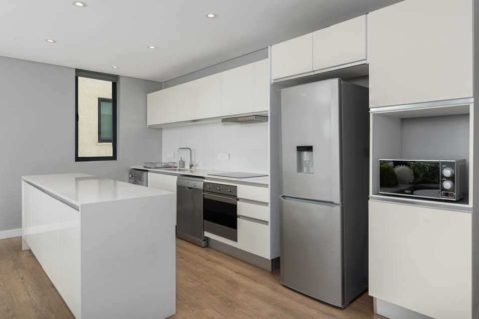 Premier Apartment, 2 Bedrooms, Non Smoking | Private kitchen | Fridge, microwave, oven, stovetop