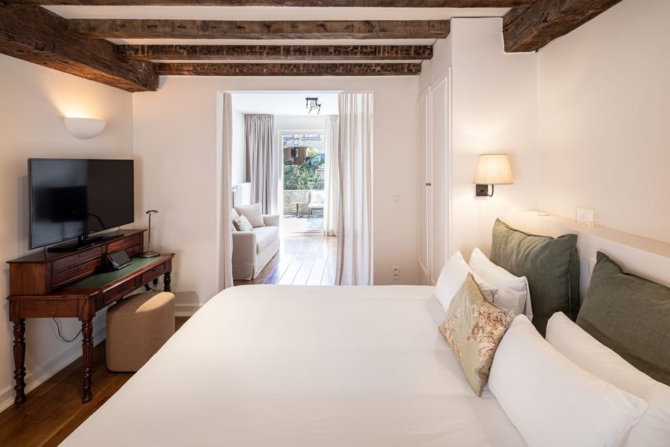 Suite | Premium bedding, down comforters, minibar, in-room safe