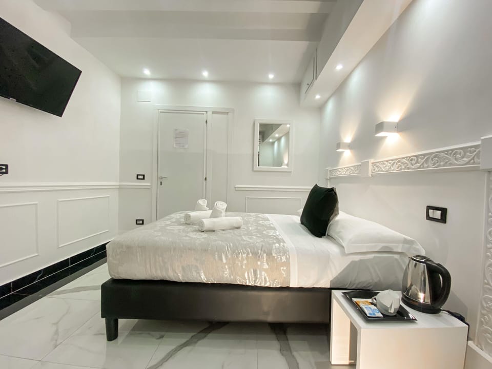 Economy Double Room | In-room safe, soundproofing, free WiFi, bed sheets