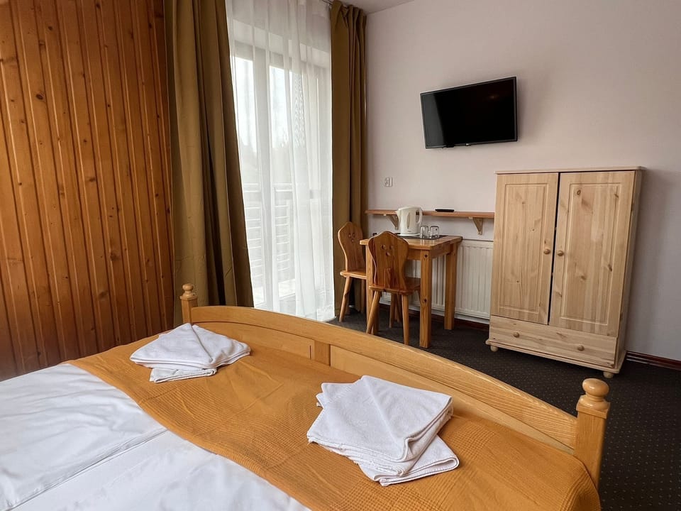 Traditional Double Room | Free WiFi, bed sheets