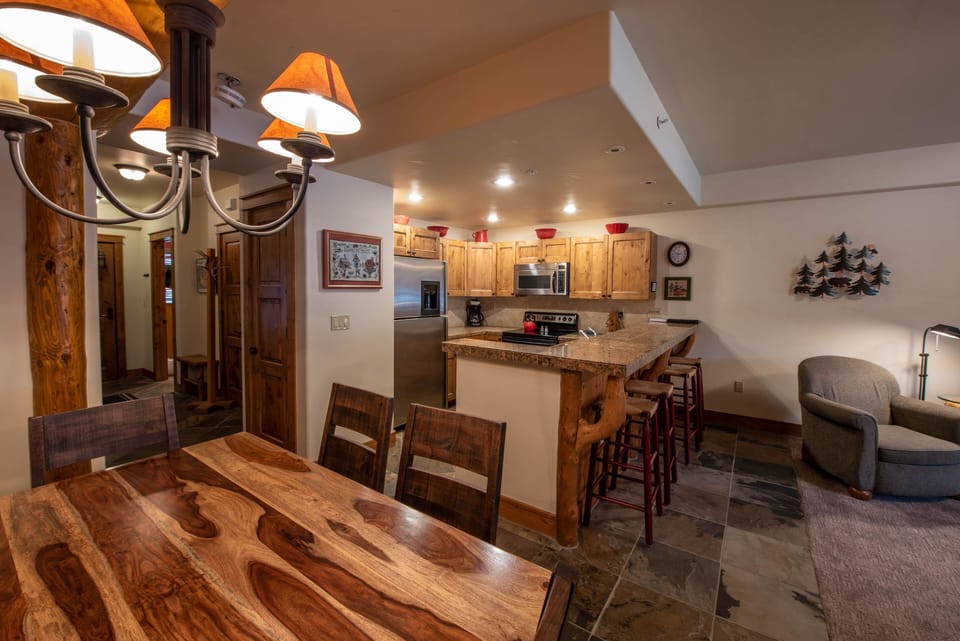 Condo, 3 Bedrooms | Private kitchen | Coffee/tea maker, fridge, oven