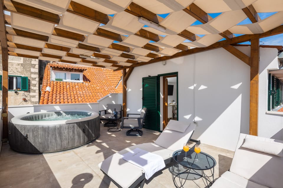 Deluxe Double Room, Terrace | Premium bedding, memory foam beds, minibar, in-room safe