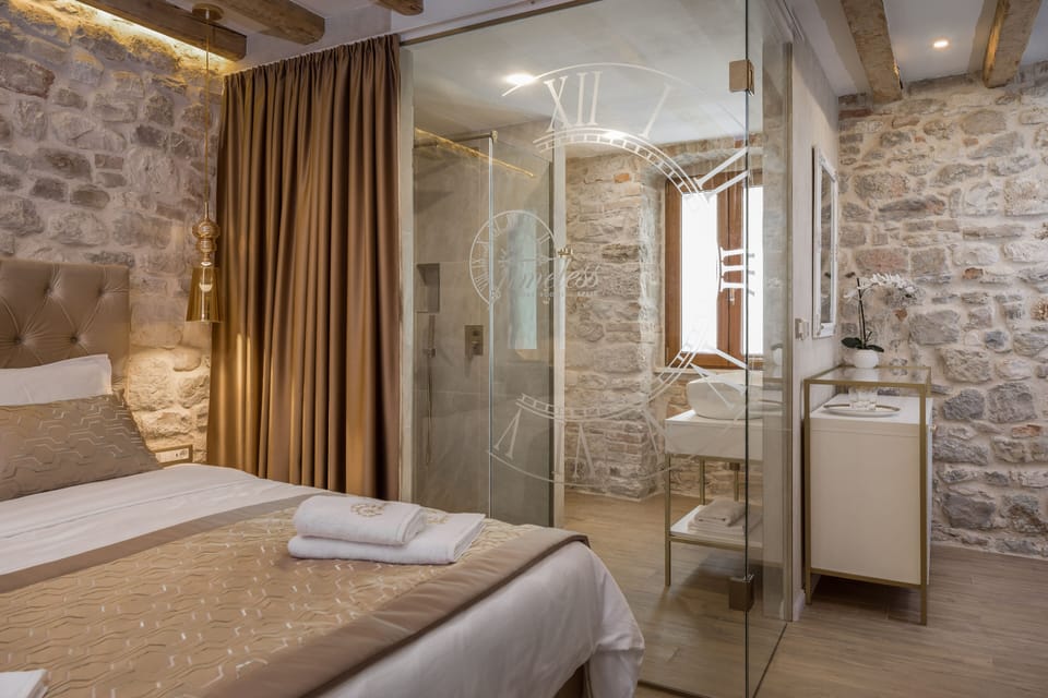 Deluxe Double Room | Premium bedding, memory foam beds, minibar, in-room safe