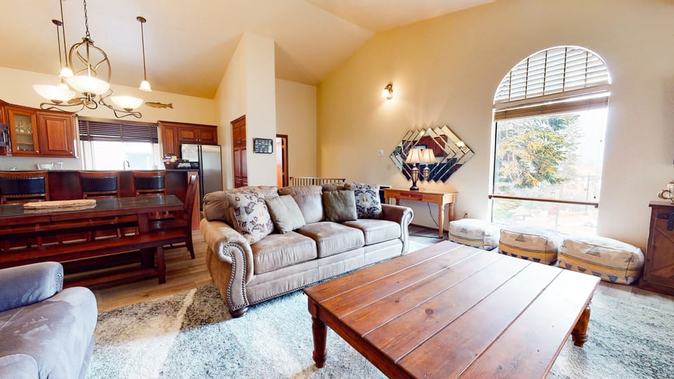 Condo, 2 Bedrooms | Interior