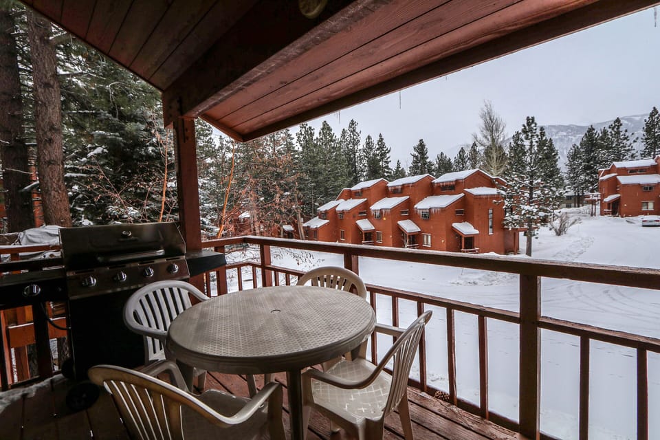 Condo, 2 Bedrooms | Outdoor dining