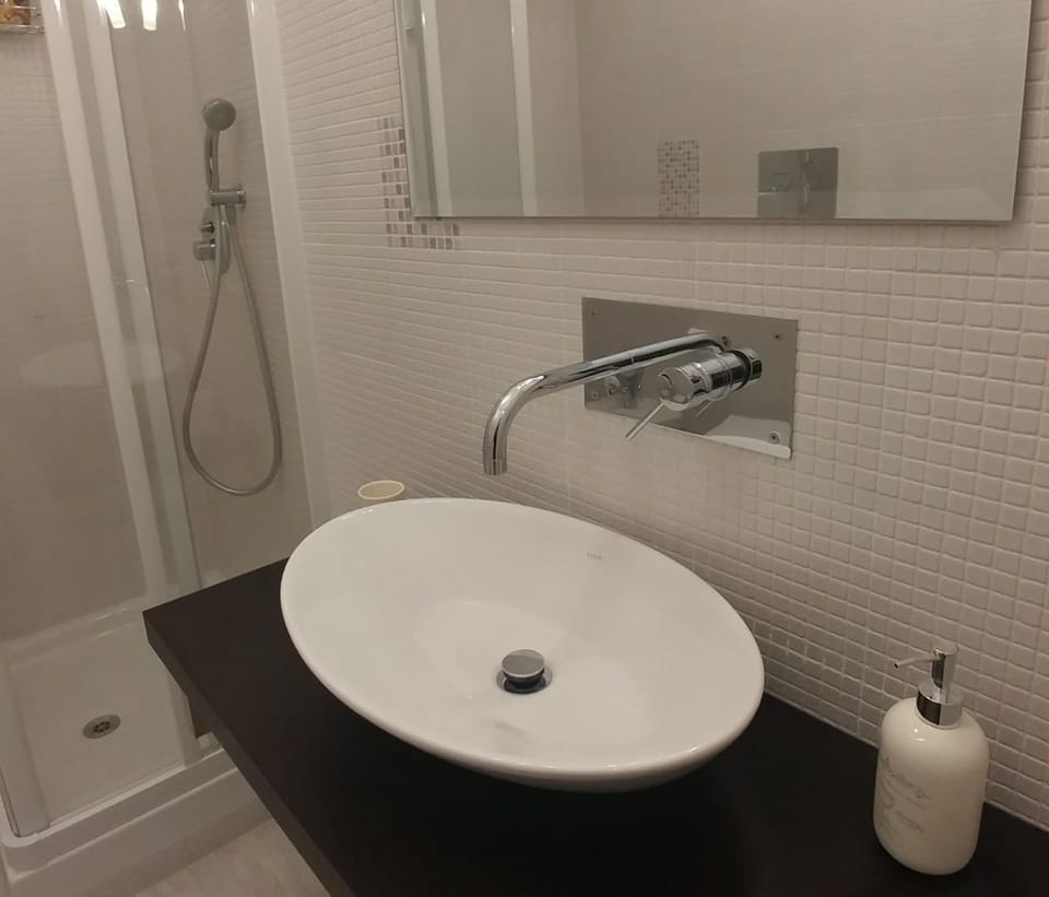 Double or Twin Room, Private Bathroom | Bathroom sink