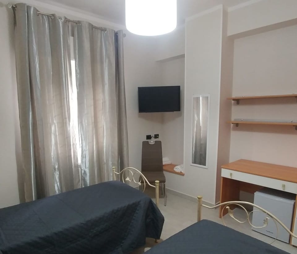 Triple Room, Private Bathroom | Room amenity
