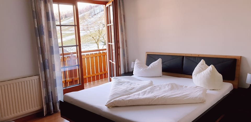 Double Room, Balcony, Annex Building | Free WiFi, bed sheets