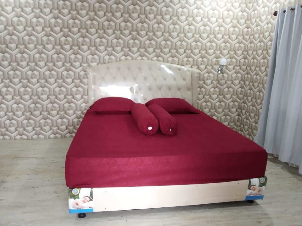 Deluxe Room, Smoking, Beach View | Premium bedding, minibar, desk, WiFi (surcharge)
