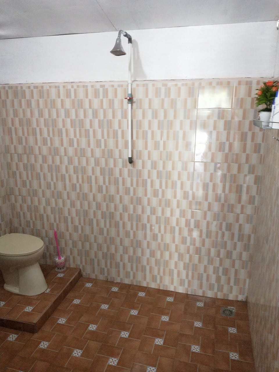 Classic Bungalow, Non Smoking, Beach View | Bathroom | Shower, free toiletries, towels