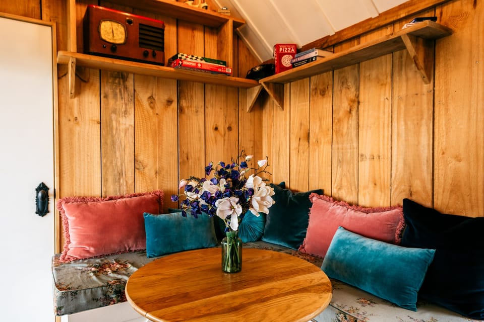House, 2 Queen Beds, Ocean View | Living room | Flat-screen TV