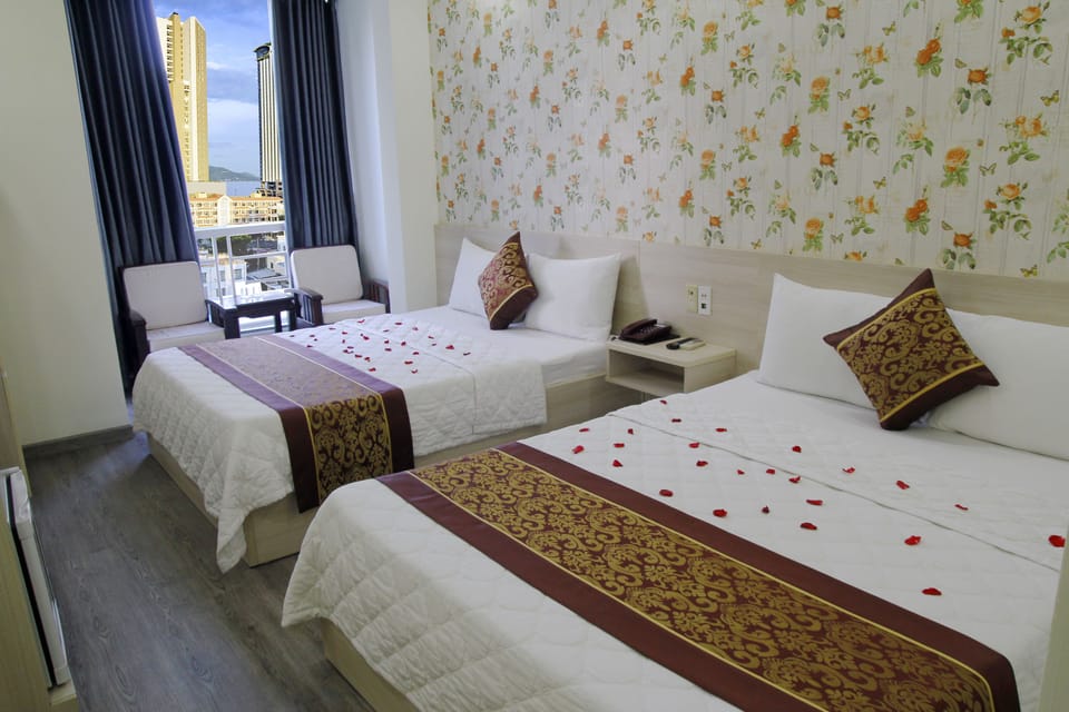 Deluxe Double or Twin Room | Minibar, desk, free WiFi