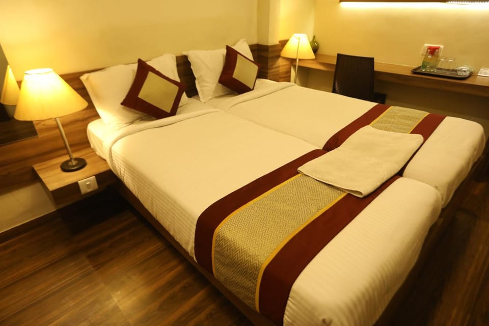In-room safe, desk, free WiFi